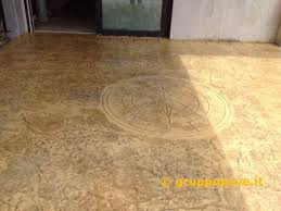 Pavimenti con greche decorative per caratterizzare il living. Pavimento In Cemento Stampato Pave Pavimentazioni