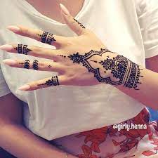 Before trying henna tattoos you should know that how long does henna tattoo last? View This Instagram Photo Of Kaira Butler Henna 6296 Like Tattoos Ale Henna Tattoo Hand Henna Tattoo Designs Simple Henna Tattoo