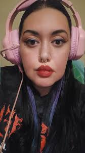 Hey I'm around 15 and would love some online friends! Feel free to add me 