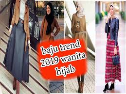 Not only her hijab/turban looks are trendy and practical but her outfit ideas and clothing syle in general are unique and easy to reproduce.today's video is a beautiful classy turban tutorial created by a jersey. Top Baru 17 Baju Trend 2020 Hijab