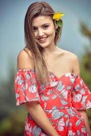 Born on 24 november 1993 in turkey to aylin erçel and kaya, she is the first daughter of her parents. Pin On Most Beautiful Women