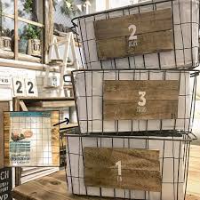 セリアで見つけたクックガードの柄が可愛かったので で切ってアイアンカゴとコラボさせてみました 小さめサイズなので コンロ周りでは使わなそうだけどリバーシボーなのもまたオサレ さすがセリアだぁー ˊ ᵕˋ セリア リメイク 100均