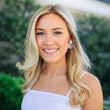 Elisa Gallagher's Instagram, Twitter & Facebook