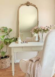 There are various types of bathroom mirrors available in different styles, sizes, colors and shapes based on your preference and bathroom interior. 7 Types Of Mirrors You Need In Your Home