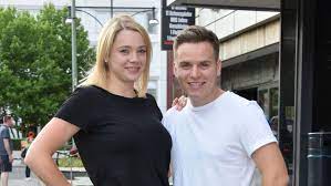 Die erziehung ihrer beiden kids miley und juna sorgt seither immer wieder für streit zwischen den youtubern. Anne Wunsche Henning Merten Tranen Drama Nach Der Trennung Trennung Wunsche Tranen