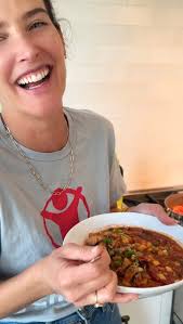 🍽️👩🏻‍🍳 It’s chili season! Excited to dive into the Save It Challenge  from @savethechildren and @chefericadjepong ! The goal is to turn leftovers  and food that would otherwise go waste into something ...