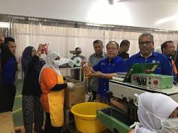Jalan pengkalan chepa, satay veya şiş ile ünlüdür. Kpdnhep On Twitter Ybtm Pegawai Kpdnkk Kelantan Lawat Syarikat Pembungkusan Minyak Kilang Link Holder Packaging S B Di Kawasan Perindustrian Pengkalan Chepa Https T Co Cmxldvjjyd