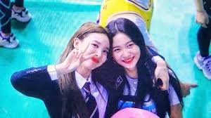 Explore tumblr posts and blogs tagged as #nayeon yeri with no restrictions, modern design and the best experience | tumgir. Twice X Red Velvet Nayeon X Yeri Interactions Isac Champion 2018 08 20 Youtube