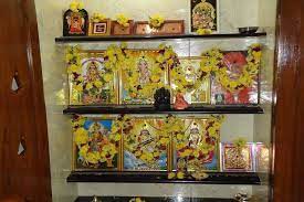 பூஜையறையில்... சுவாமி படங்கள் - Pooja Room God Pictures | Samayam Tamil