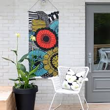 Draw on a trampoline with chalk. Diy Outdoor Waterfproof Art Ideas Projects Apartment Therapy