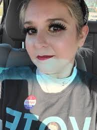 Ashley Farris's Instagram, Twitter & Facebook