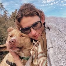 Hannah Mathes's Instagram, Twitter & Facebook