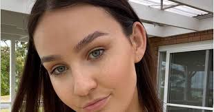 Tributes flow as Wollongong crash victim identified as 19-year-old aspiring  model Libby Ruge