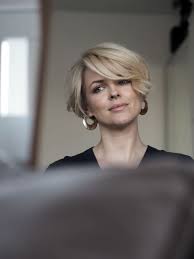 Si c'est une excellente option lorsqu'on a besoin de changement radical, il n'est pas toujours évident de franchir le pas. 31 Coupe Cheveux Court Femme 2020 Tendance Coiffure Les Meilleures Coupes De Cheveux Tres Courtes Pour Femme Edition 2020 Hair Madame Decouvrez Et Partagez Les Tendances Coiffures De La Saison