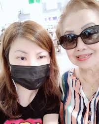 At Fernvale CC Hawker center Today I had lunch gathering with bros CT Ang, Edmund,  Frederick and sis Mary Adele Ordered nice foods to share. We eat happily,  joke and cheers 🍻 |