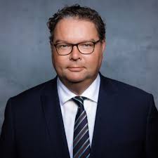 Drei neue Gesellschafter bei PLUTA