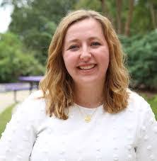 Rebekah Barnard's Instagram, Twitter & Facebook