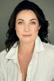 Outrageous Fortune" While the Grass Grows (TV Episode 2007)