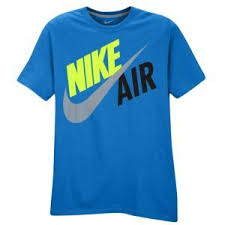 Black And Baby Blue Nike Shirt Nike Graphic T Shirt Men S At Foot Locker Mens Shirts Mens Tshirts Mens Activewear Trends
