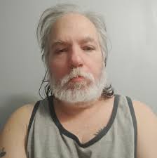 Where can vendors find safe and affordable hotels in Danbury, Connecticut,  for a mineral club show in June?