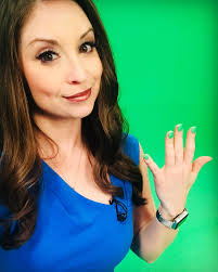 Really nailed the chroma key look 🙄 Happy St. Patrick's month! May your  careers be more green friendly. . . . . . . . . #meteorologist  #broadcastmeteorologist #greenscreen #chromakey #march #stpatricksday  #nbcnews #13sunrise #indianapolis #indiana