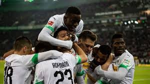 Gladbach keeper yann sommer denied bayern twice more, including keeping the ball on the line with his fingertips, as the hosts were completely outclassed in the first half Football M Gladbach Beat Bayern 2 1 Top Bundesliga