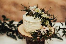 One Tier Wedding Cake Idea Boho Wedding Cake With Buttercream Frosting And Greenery Floral Ca Wedding Cake Display Wedding Cake With Name Boho Wedding Cake