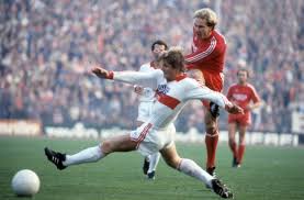 Free shipping on many items | browse your favorite brands | affordable prices. Weltauswahl Von Zinedine Zidane Grosse Ehre Fur Vfb Legende Karlheinz Forster Vfb Stuttgart Stuttgarter Zeitung