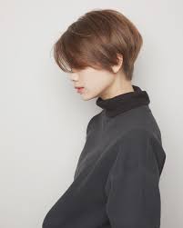 いいね 253件 コメント2件 武蔵小杉美容室 kakimotoarms 中井裕貴さん nakai kakimotoarms のinstagramアカウント 前髪長めで 大人 カッコいい ショートヘア カッコいい雰囲気が好きな方にオススメな 前髪長 ヘアースタイル ヘアカット ヘア