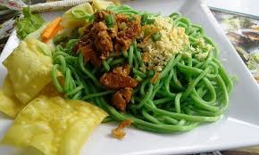 Meskipun terbuat dari sawi rasa khas yang ada pada sebuah mi tetap terasa. Limakaki Mia Ayam Herbal Kuliner Mie Ayam Yang Unik Dari Kota Lampung