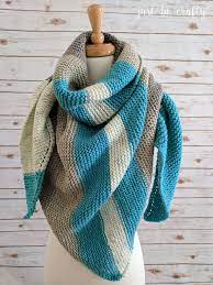 Particolarmente utile in ambienti rumorosi. Pattern Review The Caron Cake Knit Triangular Shawl Just Be Crafty