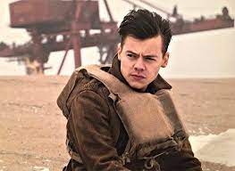 last dialogue we shall go on to the end. Insossidade Harry Styles As Alex In Dunkirk Facebook