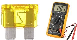 Multimeter merupakan alat yang multi fungsi, yakni mengukur voltage (tegangan), ampere ( arus listrik), dan ohm (hambatan) dalam satu unit. 2 Cara Memeriksa Fuse Sekering Pada Sistem Kelistrikan Kendaraan Lks Otomotif