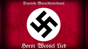 Ihre einführung bedeutete eine neubelebung der tradition deutscher truppenfahnen nach dem ersten weltkrieg, nachdem die reichswehr keine eigenen truppenfahnen mehr geführt hatte. Deutsche Marschliederkanal