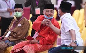 Parti tindakan rakyat (people's action party). Bernama Prn Sabah Dua Pak Cik Dicabar Anak Saudara Sendiri