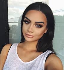 Sarah Bisbee's Instagram, Twitter & Facebook