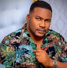 Elvis Chucks (@elvischucks) · Instagram 照片和视频