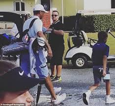 Tiger woods' son, charlie woods, is assuming his father's mantle. Tiger Woods Caddies For His Son Charlie At Junior Tournament In Jupiter Express Digest