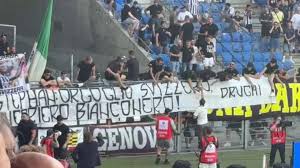 juventus_basilea_striscione_tifosi_lichtsteiner_guerriero_bianconero
