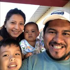 Ordena y comparte un combo de 8 piezas... ¡y recibe GRATIS 2 piezas de  pollo! 🍗 📲Válido en nuestros canales a domicilio