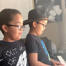 Dad teaching us our singing scales for music 🎼 Class Share-Repost ,  #love#bestoftheday #childactors #losangeles #followme #follow4follow #miami  #newyork #lasvegas #viral #fashion #kids #god #bayarea ...