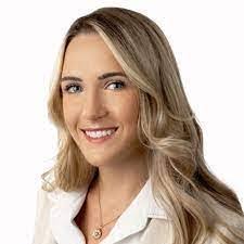 Caitlin Storey's Instagram, Twitter & Facebook