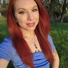 Happy Friday!🖤 I deleted all the perfect people