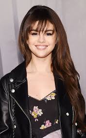 Selena Gomez Hairstyles In 2018 Esc Selena Gomez Ubhdavf Hair Styles Selena Gomez Sac Unluler