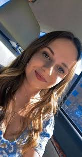 Hannah Abbott's Instagram, Twitter & Facebook