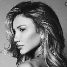 Tabitha Murray's Instagram, Twitter & Facebook