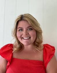 Sara Mather's Instagram, Twitter & Facebook