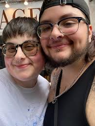 HELLOOOO 2025! 👏🏻✨🌈 I am HERE! Cast me! Here's new headshots! 🤩