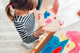 Online Art Curriculum That Will Make Your Child An Awesome Artist Online former homeschooler and current musician, songwriter and teacher jacob lamb is offering free guitar instructional videos on youtube that are updated weekly.