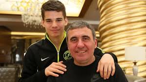 Galatasaray'ın efsane yıldızı hagi'nin oğlu ianis hagi, bir gün galatasaray'da oynamak istediğini açıkladı. Ianis Hagi Galatasaray A Hicbir Zaman Hayir Demem